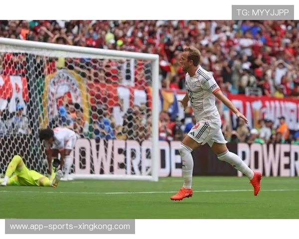 凯恩梅开二度,拜仁继续扩大领跑优势 凯恩梅开二度,拜仁继续扩大领跑优势