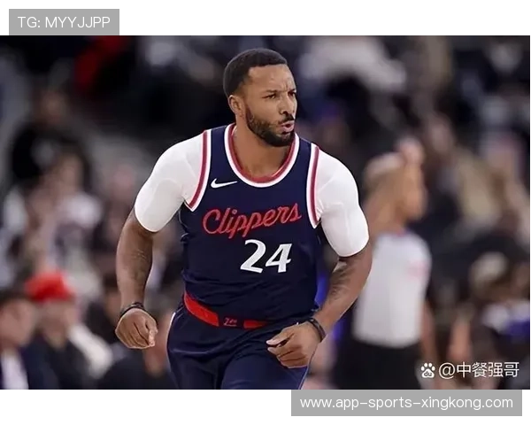 爵士队实力提升，向季后赛发起冲击，爵士 队