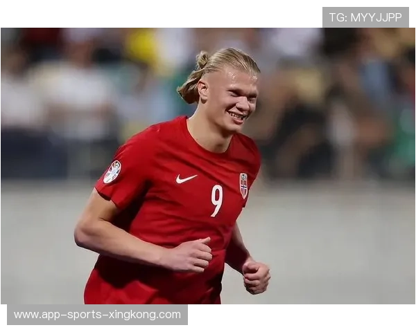 哈兰德与曼城锋线全力冲刺，世界杯金靴大有希望